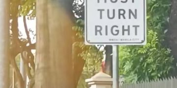 right turn traffic sign